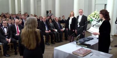 Dorothy Noyes receives an honorary doctorate from University of Tartu