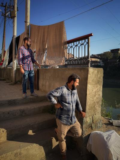 Supervising the washing chores