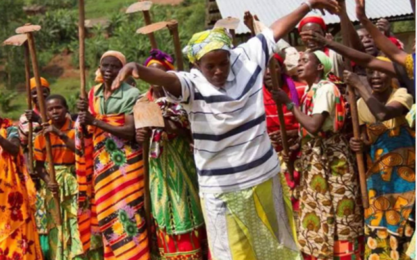 Women in Burundi dancing